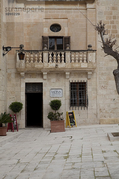 Eingang zur Visuellen Show von Mdina  The Mdina Experience  an der Mesquita Street  Mdina  Malta  Europa