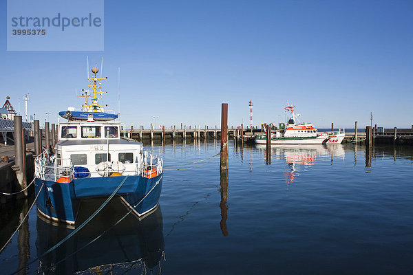 Der Hafen von List  Sylt  nordfriesische Insel  Schleswig-Holstein  Deutschland  Europa