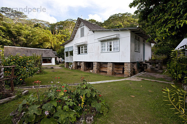 Altes Haus der Besitzerin des Le Jardin Du Roi Spice Garden  Gewürzgarten  Insel Mahe  Seychellen  Indischer Ozean  Afrika