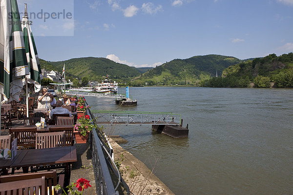 Die Rheinallee in Boppard mit Anlegestellen für Ausflugsboote  Boppard  Rhein-Hunsrück-Kreis  Rheinland Pfalz  Deutschland  Europa