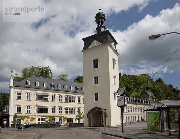 Schloss Sayn am Fuß des Burgbergs und am Ortseingang von Sayn  einem Stadtteil von Bendorf im Landkreis Mayen-Koblenz  Rheinland-Pfalz  Dutschland  Europa