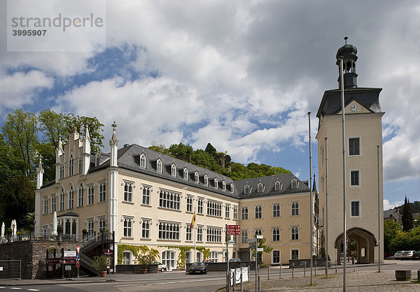 Schloss Sayn am Fuß des Burgbergs und am Ortseingang von Sayn  einem Stadtteil von Bendorf im Landkreis Mayen-Koblenz  Rheinland-Pfalz  Dutschland  Europa