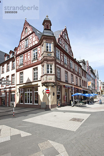 Fachwerkhaus in der Altstadt von Koblenz  Rheinland-Pfalz  Deutschand  Europa