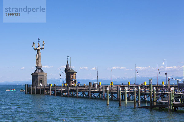 Die Statue der Imperia  von Peter Lenk  Konstanz  Bodensee  Baden-Württemberg  Deutschland  Europa