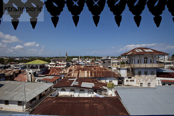 Blick über die Dächer von Stonetown  Stone Town  Sansibar  Tansania  Afrika