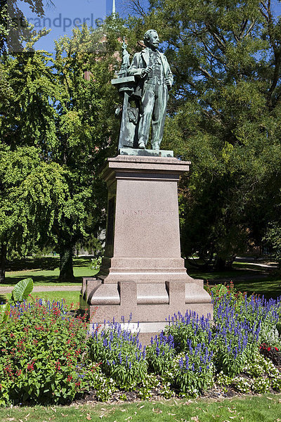 Denkmal von Auguste Bartholdi  geschaffen von den Bildhauern Hubert Louies-Noel und Antoine Rubin  Colmar  Elsass  Frankreich  Europa