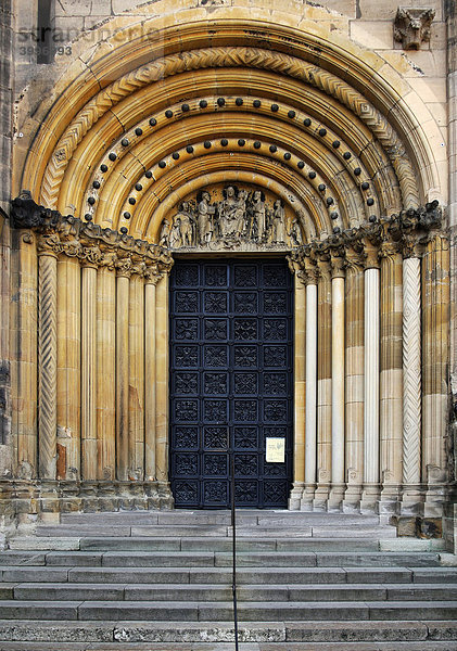 Marienpforte  romanischer Eingang Bamberger Dom  Bamberg  Oberfranken  Bayern  Deutschland  Europa