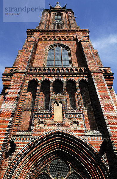 Turm der St. Nicolaikirche  Backsteingotik/Neugotik  1895  Lüneburg  Niedersachsen  Deutschland  Europa