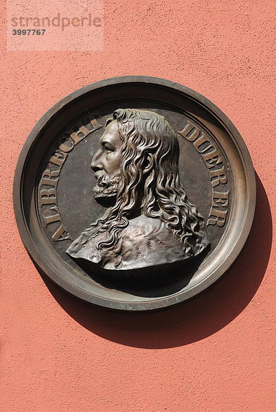 Relief von Albrecht Dürer an einer Hausfassade  Nürnberg  Mittelfranken  Bayern  Deutschland  Europa Hausfassade