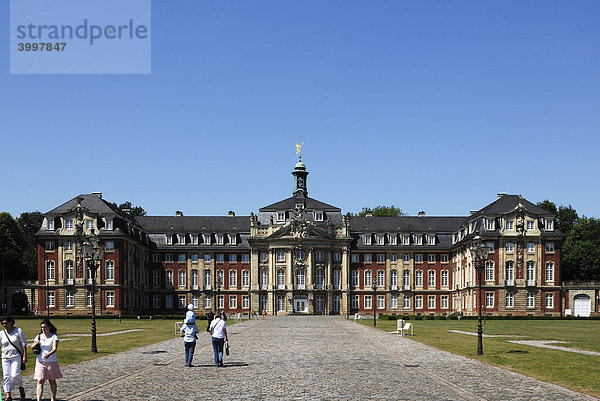 Residenzschloss im Barockstil  1767 bis 1787  Münster  Nordrhein-Westfalen  Deutschland  Europa