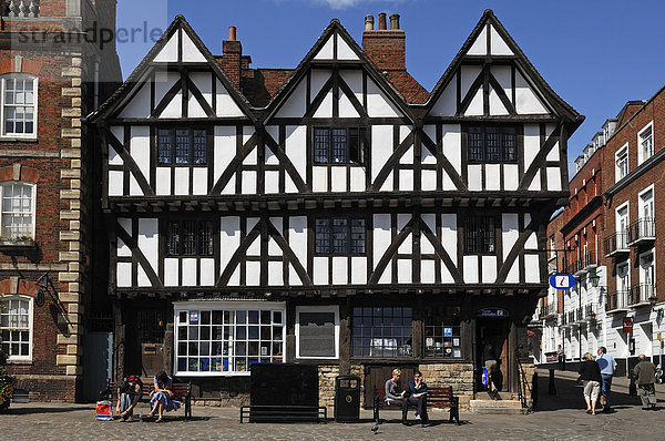 Altes Fachwerkhaus im Tudorstil  1485 bis 1603  Steep Hill  Lincoln  Lincolnshire  England  Großbritannien  Europa