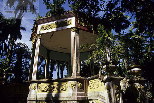 Offene Bühne im Park  typischer Kiosko im Parque Balvanero Vargas Molina  Puerto Limon  Karibik  Costa Rica  Mittelamerika