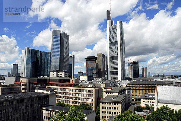 Skyline vom Bankenviertel  Europäische Zentralbank EZB und Commerzbank  Frankfurt am Main  Hessen  Deutschland  Europa