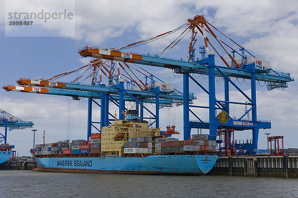 Containerschiff Maersk Ankara Nassau am Containerterminal in Bremerhaven  Deutschland