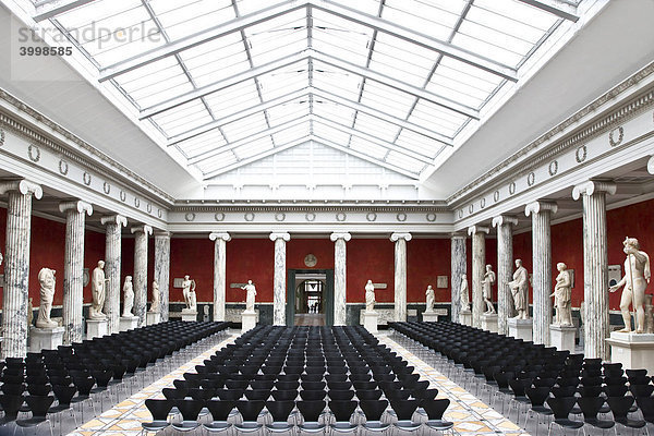 Hauptsaal der Ny Carlsberg Glyptotek  Museum  Kopenhagen  Dänemark
