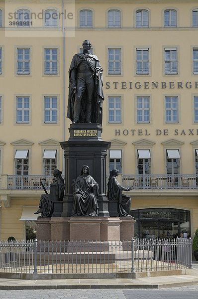 Denkmal Friedrich August II.  Hotel Steigenberger  Neumarkt  Dresden  Sachsen  Deutschland  Europa