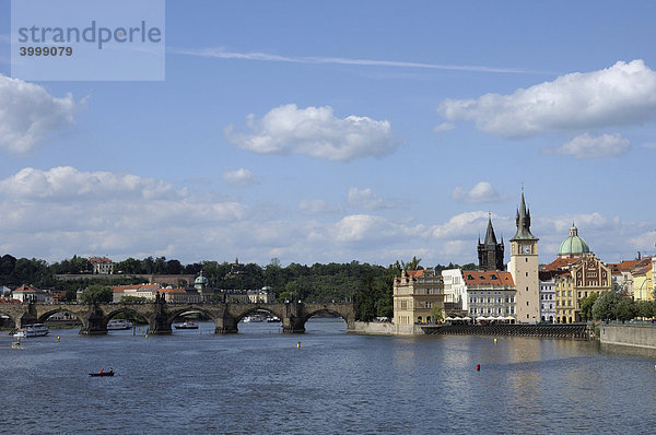 An der Karlsbrücke  Prag  Tschechische Republik  Europa