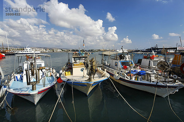 Fischerboote im Hafen  Paphos  Pafos  Zypern  Europa