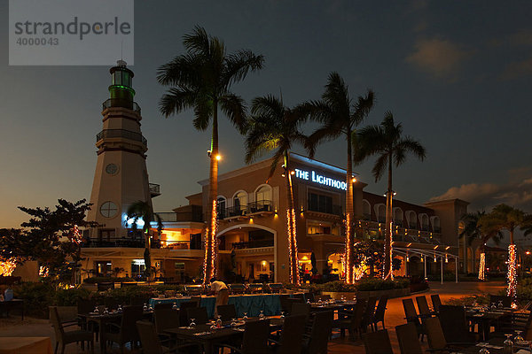 Hotel The Lighthouse  Nacht  beleuchtet  Leuchtturm  Restaurant  Olongapo City  Subic Bay  Insel Luzon  Philippinen  Südchinesisches Meer  Pazifik