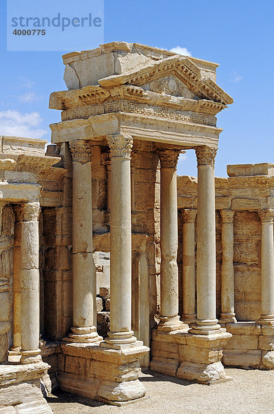 Theater in den Ruinen der Ausgrabungsstätte Palmyra  Tadmur  Syrien  Asien