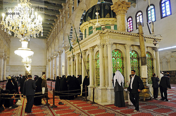 Heiliger Schrein im Gebetsraum der Umayyaden-Moschee in Damaskus  Syrien  Naher Osten  Asien