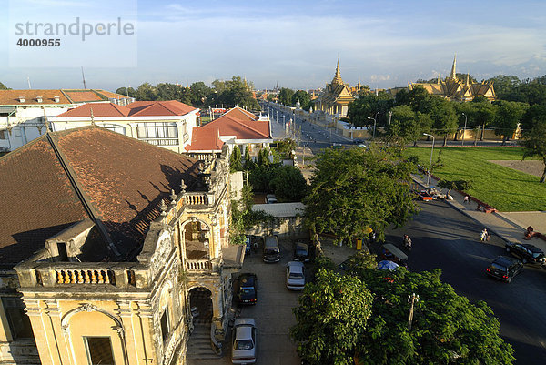 Königspalast und Silberpagode am Sothearos Boulevard in Phnom Penh  Kambodscha