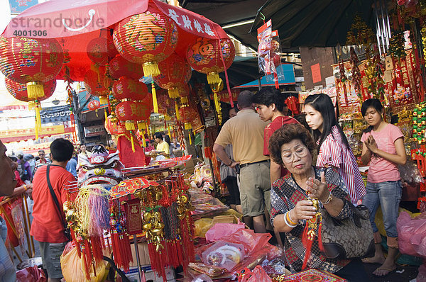 Chinesisch Neujahr  Verkaufsstand in der Yaowarat Road  China Town  Bangkok  Thailand  Asien
