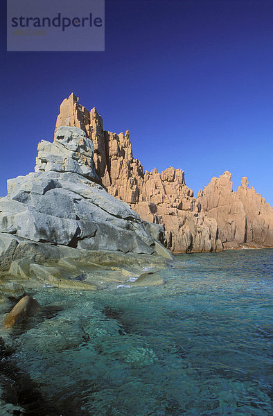 Felsformation  Felsenküste  Red Rocks  Porphyrklippen von Arbatax  Sardinien  Italien  Europa