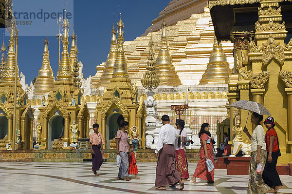 Goldene Chedis  Shwedagon Pagode  Tempel  Rangun  Yangon  Burma  Birma  Myanmar  Asien