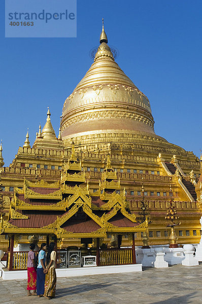 Goldener Zedi  Shwezigon Pagode  Tempel  Nyaung U  Bagan  Pagan  Burma  Birma  Myanmar  Asien