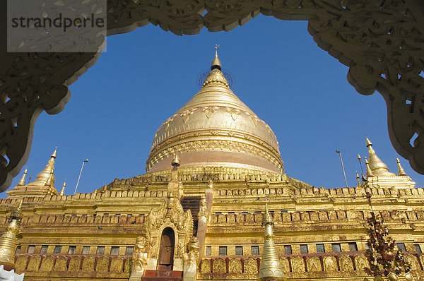 Goldener Zedi  Shwezigon Pagode  Tempel  Nyaung U  Bagan  Pagan  Burma  Birma  Myanmar  Asien