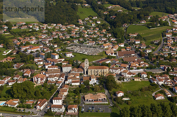 Luftaufnahme  Stadtansicht  Urrugne  Baskenland  Frankreich