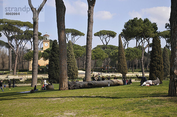 Frühlingsbeginn im Park der Villa Borghese  Altstadt  Rom  Italien