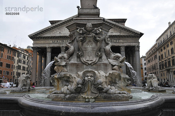 Brunnen  Marmorfigur  Pantheon  Piazza della Rotonda  Altstadt  Rom  Italien