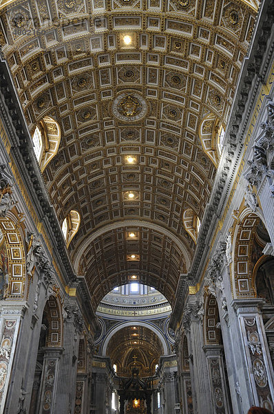 Decke  Hauptschiff  Petersdom  Altstadt  Vatikanstadt  Italien  Europa