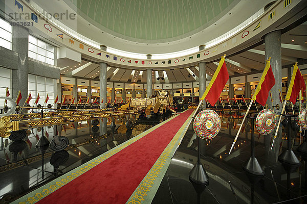 In der Königlichen Schatzkammer  Royal Regalia Museum  in der Hauptstadt Bandar Seri Begawan  Brunei  Asien