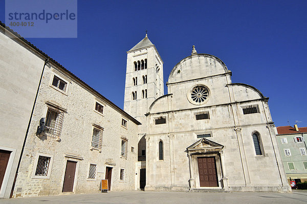 St.-Marien-Kirche  Marije Crkva svete  mit romanischem Campanile Glockenturm  und Benediktiner-Kloster in Zadar  Dalmatien  Kroatien  Europa