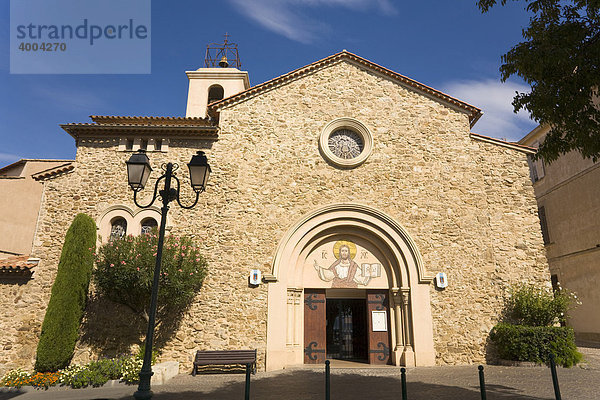 Die Kirche von Sainte-Maxime  DÈpartement Var  an der Cote d'Azur  Provence  Südfrankreich  Frankreich