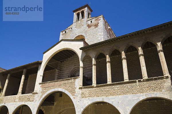 Die Fassade des Ostflügels im Palast der Könige von Mallorca in Perpignan  DÈpartement PyrÈnÈes-Orientales  im Roussillon  Region Languedoc-Roussillon  Südfrankreich  Frankreich