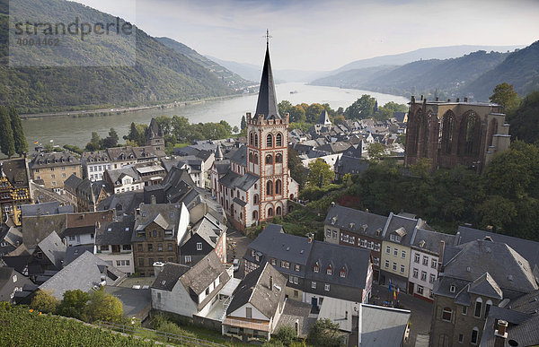 Blick über den Ortskern von Bacharach am Rhein in Rheinland-Pfalz  Deutschland