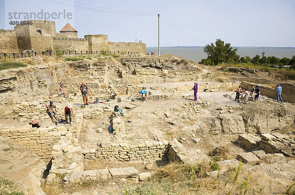Ausgrabungsarbeiten an der alten griechischen Siedlung von Tyras  auch Tira  vor den Mauern der Festung Akkerman  in Bilhorod-Dnistrowskyj  Ukraine