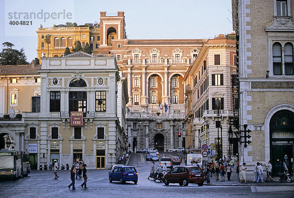 Palazzo Colonna  Piazza Venezia  Via IV Novembre  Rom  Latium  Italien  Europa