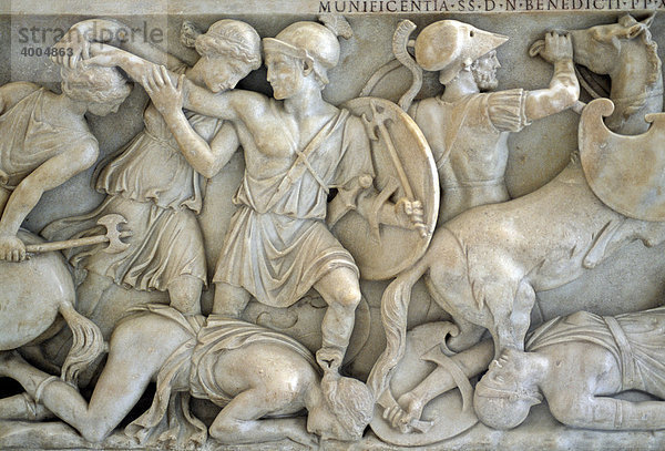 Sarkophag-Relief  Nereiden und Tritonen mit Schild  Galerie  kapitolinische Museen  Palazzo Nuovo  Kapitol  Rom  Latium  Italien  Europa