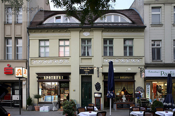 Historische Apotheke in der Altstadt Spandau  Berlin  Deutschland  Europa
