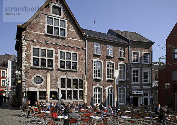 Historische Gebäude in der Altstadt  Im Hof  Aachen  Nordrhein-Westfalen  Deutschland  Europa