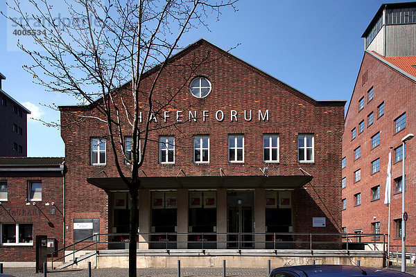 Hafenforum im Innenhafen  Duisburg  Ruhrgebiet  Nordrhein-Westfalen  Deutschland  Europa