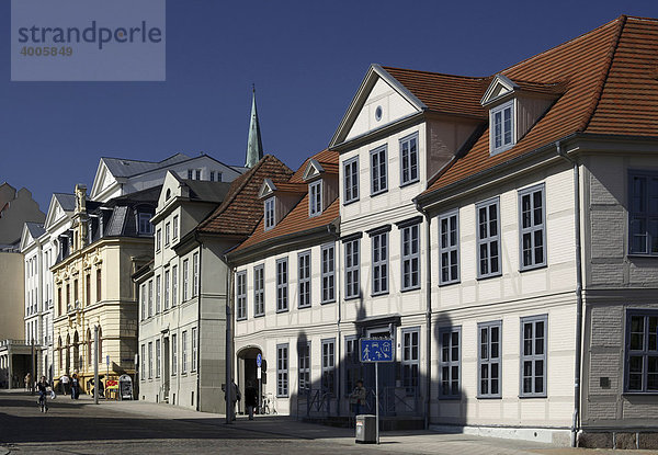 Historische Gebäude in der Schlossstraße  Schwerin  Mecklenburg-Vorpommern  Deutschland  Europa