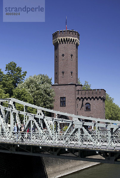 Malakoffturm und Drehbrücke am Rhein  Köln  Rheinland  Nordrhein-Westfalen  Deutschland  Europa