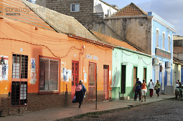 Farbige Häuser  Stadtteil Plateau  Praia  Insel Santiago  Kapverdische Inseln  Kap Verde  Afrika