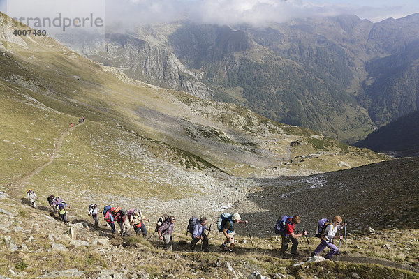 Wanderer  Bergsteiger  Gruppe  CAI  Club Alpino Italiano  Carcofero  Piemont  Italien  Europa